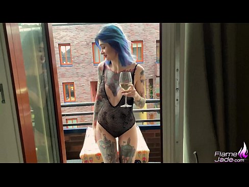❤️ Sjajna djevojka sisa gutljajem i strastveno jebe pod otvorenim nebom ❌ Porno na bs.pornsos-com.ru ❌❤